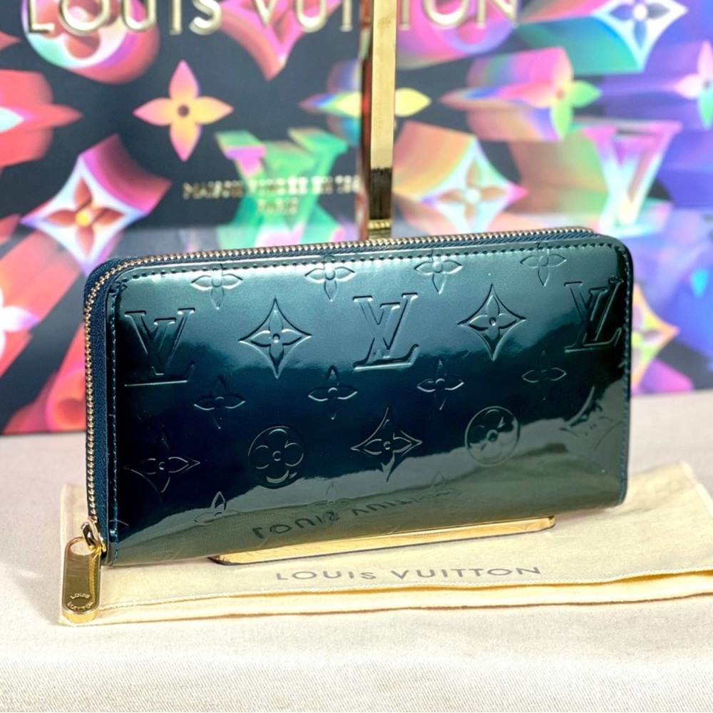 Louis Vuitton Vernis Zippy Wallet
